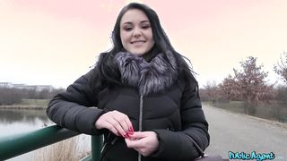 Orosz tini kisasszony pénzért baszik
