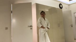 Orosz tini pici spiné hátsó bejáratba kefélbe