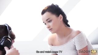Tini picsa és az vén krapek
