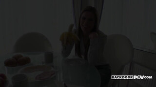 Its POV - Athina Love a magyar pornófilmes kiscsaj popsiba rakva
