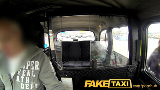FakeTaxi - cuki spiné méretes seggel megfizet