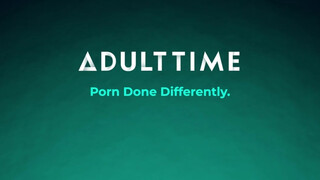 ADULT TIME - méretes cickós világos szőke méretes kannás barnával ollózik és közösül