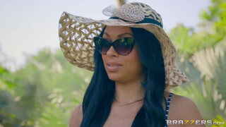 Bethany Benz a szexfüggő kolumbiai milf - Brazzers