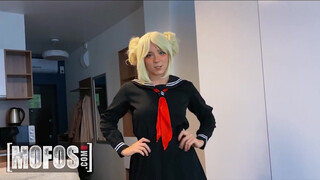 Mofos - Sweetie Fox a cosplayes csaj popsiba dugva