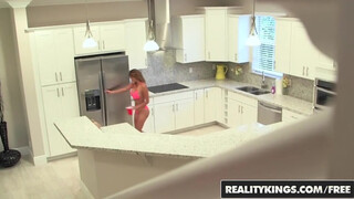 Reality Kings - a latinos latin Bianka méretes seggluka meghágva