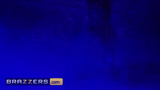 Brazzers - Cherie Deville seggluka is megdugva