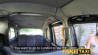 FakeTaxi - Kolumbiai picsa közösül a taxissal