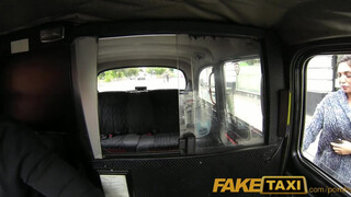 FakeTaxi - méretes keblű spiné nem akar fizetni