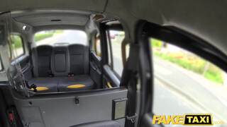 Fake Taxi - Méretes picsájú brazil milf seggbe kúrva