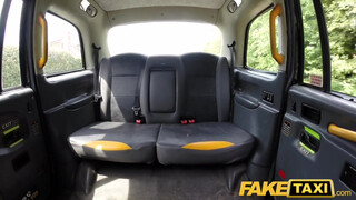 Fake Taxi - Ashleigh Devere a méretes kannás bige
