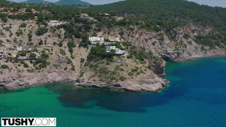 Mary Rock a szuper fullos picsa - TUSHY