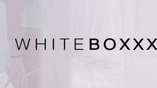 WhiteBoxxx - selymes bőrű fekete nőci