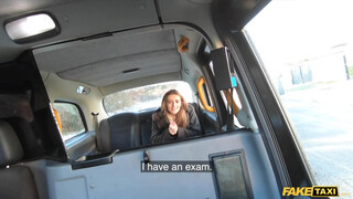 Fake Taxi - 18 éves spiné popsiba rakva