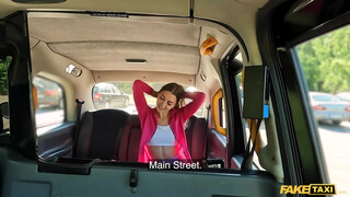 Fake Taxi - Sportos hölgyemény megbaszva a taxiban