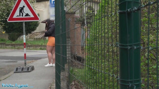 Public Agent - Csöcsös latin hölgyemény felszedve