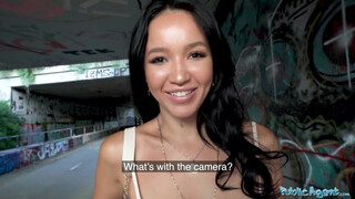 Public Agent - Asia Vargas a szexi ázsiai kisasszony