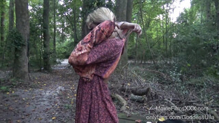 MoxieFilms - Méretes didkós hippi hölgyemény