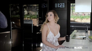PrivateBlack - Anna Polina a méretes didkós fiatal kiscsaj