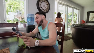 BANGBROS - Crystal Chase a nagy cickós kolumbiai picsa