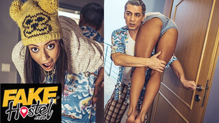 Fake Hostel Porn - Cassie Del Isla a izgató turista kiscsaj