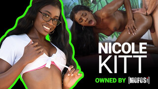 Mofos - Nicole Kitt a fullos méretes cicis néger csajszi
