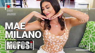 MOFOS - Mae Milano picsája megkúrelva durván