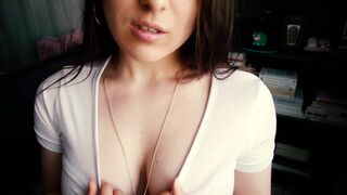 Tini amatőr csoki hajú méretes keblű hölgyemény asmr relax szexelése