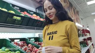 Meghívok egy idegen csajszit a piacról, és vad dugás lesz belőle
