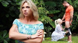 Hihetetlen Xxx Film a Pervz Csatornán: Nevelő Apa és Lánya Forró Hármasa Méretes Fasszal