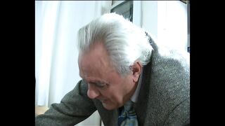 Valódi olasz milf pornófilmes cidázik a privát bűnösök 4 részében