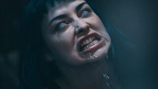Bombázó Kék Hajú Punk Hölgyemény Átváltozása - Jewelz Blu a Parasited Csatornán Vadul Mag Numb-bal